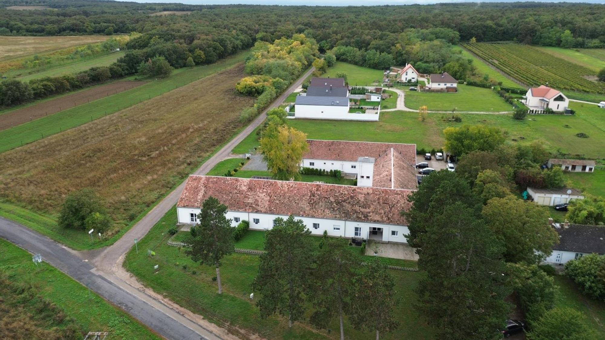 Harol Home & Bike Fertőrákos Exteriér fotografie